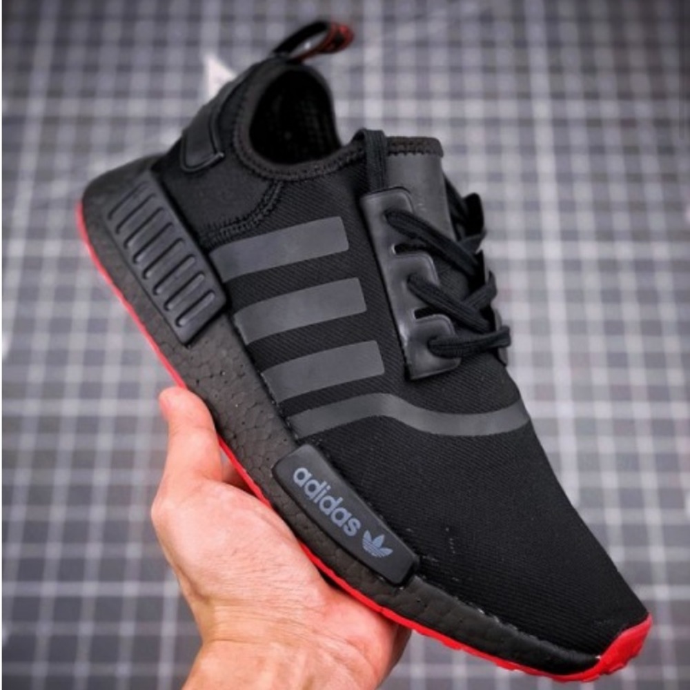 Adidas NMD R1 Black Solar Red sz 8.5